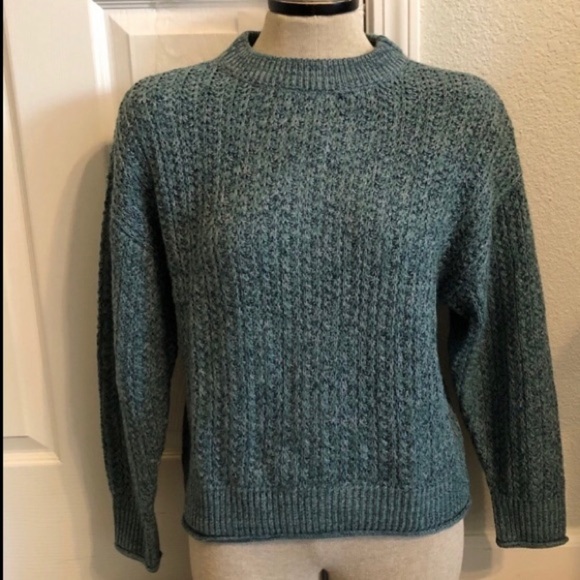 Universal Tread/ NWT/ Cropped Sweater /XS - Picture 4 of 10